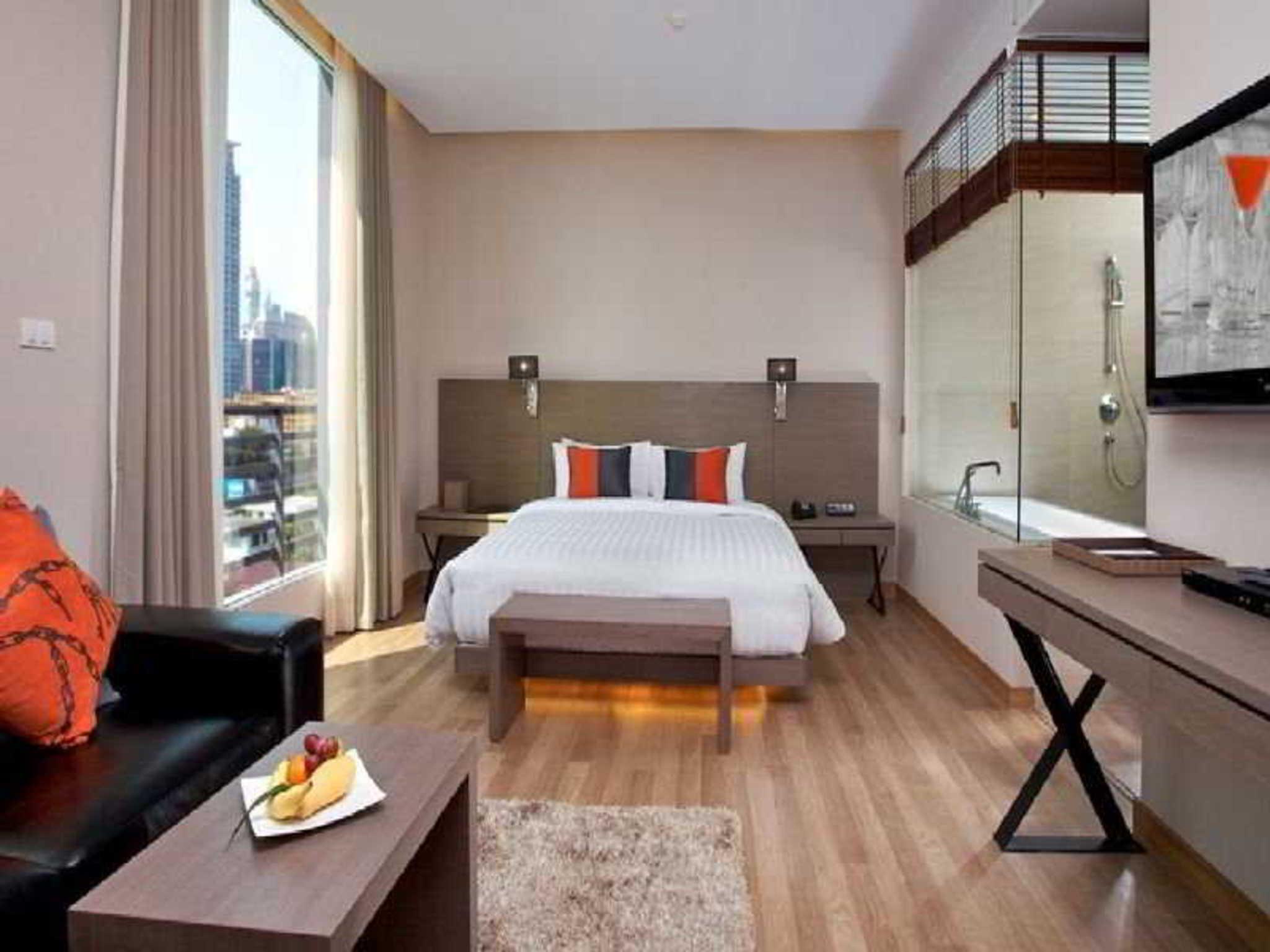 Hotel Solo, Sukhumvit 2, Bangkok - Sha Extra Plus Exteriör bild